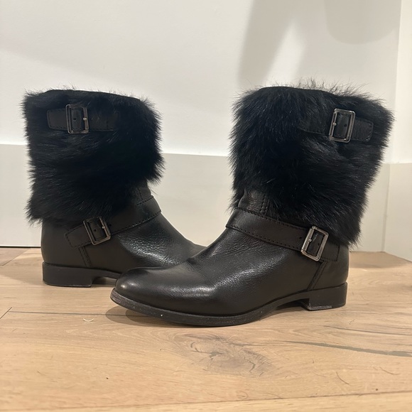 Prada women’s black leather and fur boots - Picture 6 of 6